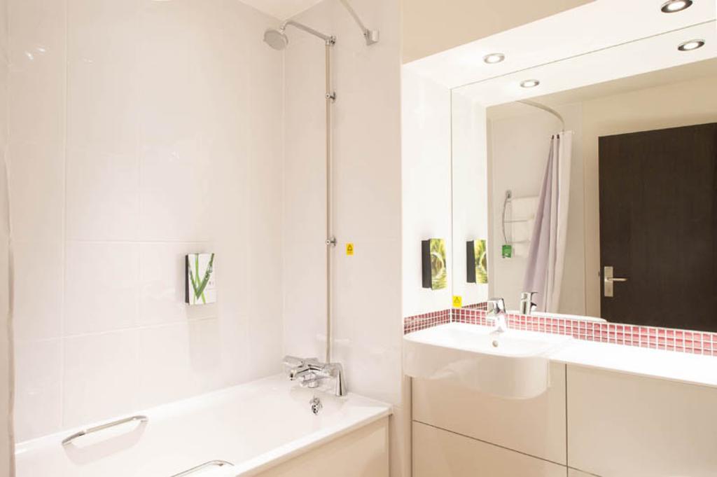 Premier Inn Birmingham City Centre Broad Street المظهر الخارجي الصورة